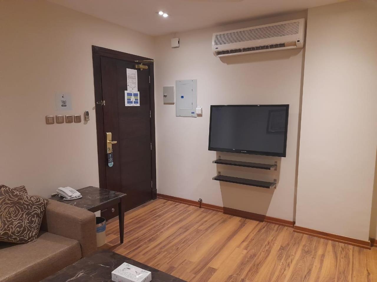 Aswar Hotel Suites Ал Хубар Екстериор снимка