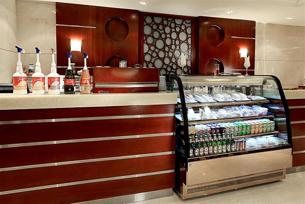 Aswar Hotel Suites Ал Хубар Екстериор снимка